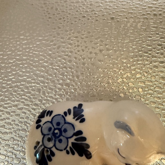 Delft Ceramic Cat Figurine with Blue Floral Design - Picture 7 of 7